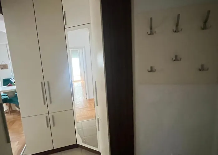 아파트 Aerodrom Cozy 스코페